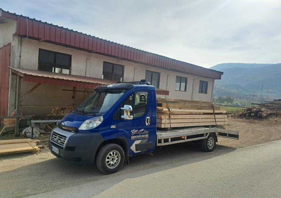 Prevoz građevinskog materijala i drvene građe šlep vozilom Nešo